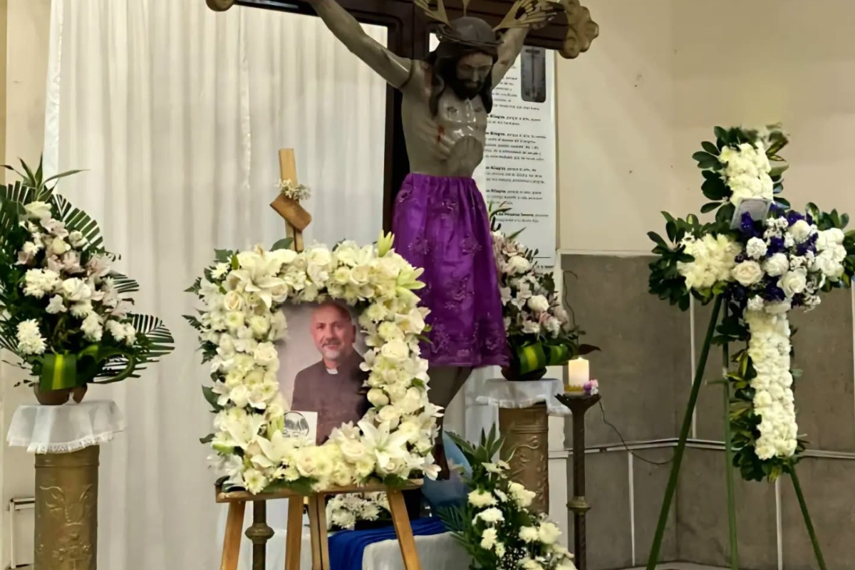 Sacerdote que murió durante una misa en Guayaquil será sepultado en Cuenca