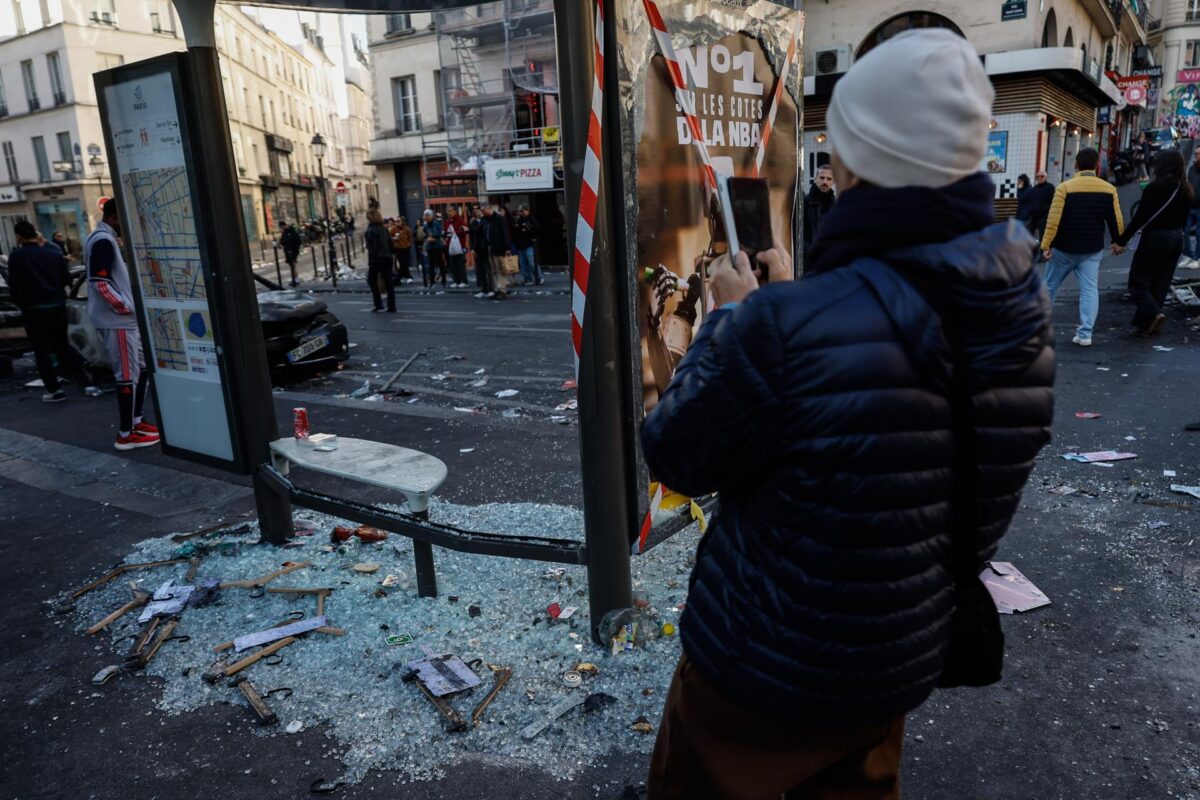 Macron apela al orden tras expresar «ira y vergüenza» por los disturbios en Francia