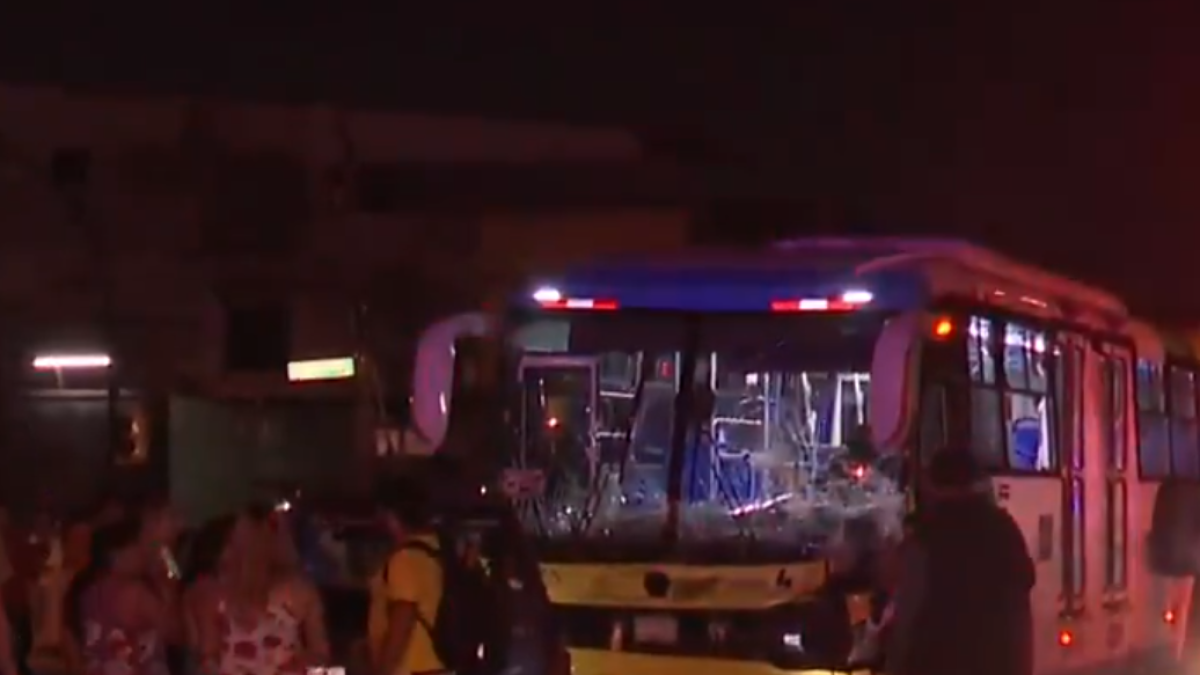 Esto dice la ATM sobre choque entre unidad de la Metrovía y un carro que dejó un muerto y seis heridos en Guayaquil
