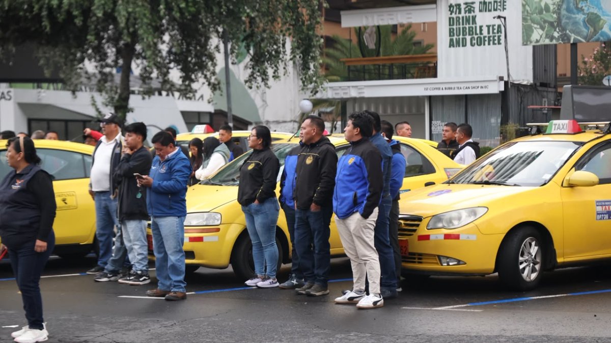 Los taxistas marchan en Quito: la razón detrás de las protestas de este lunes