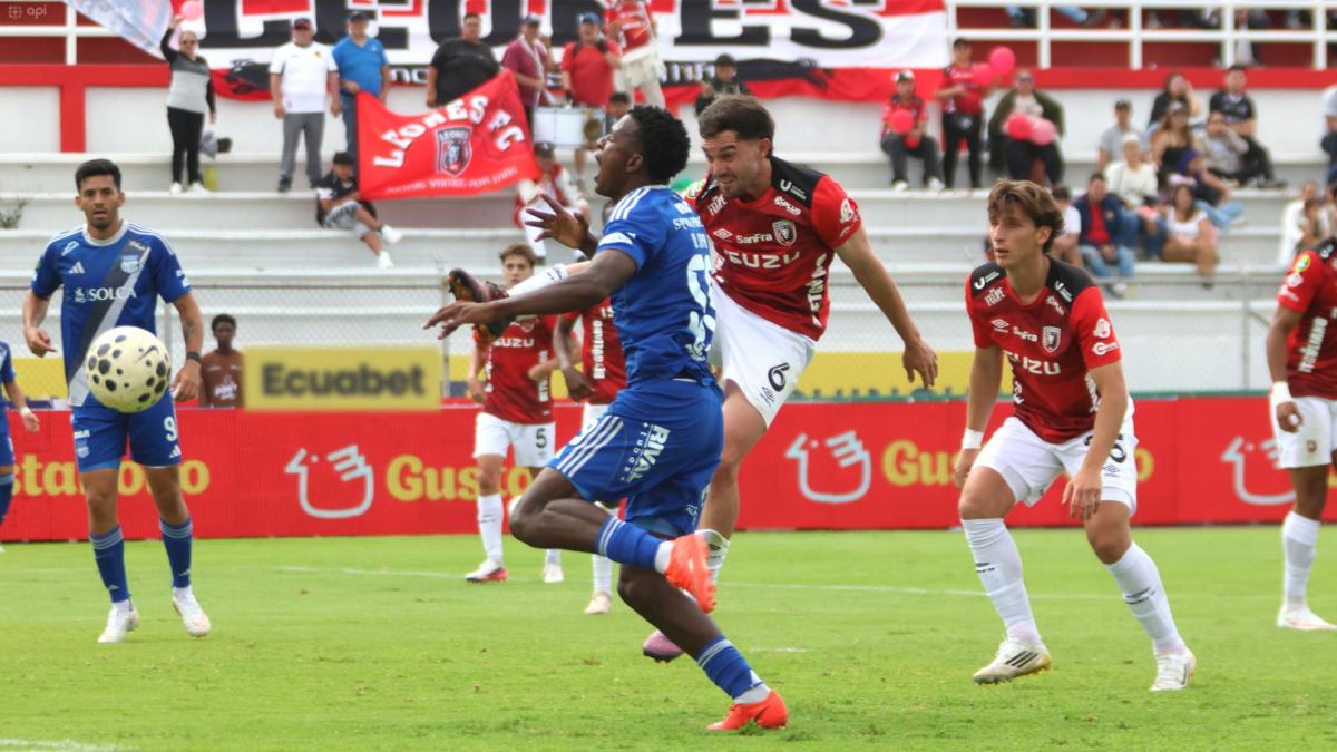 Emelec se recupera y derrota a Leones FC como visitante en el estadio Olímpico de Ibarra
