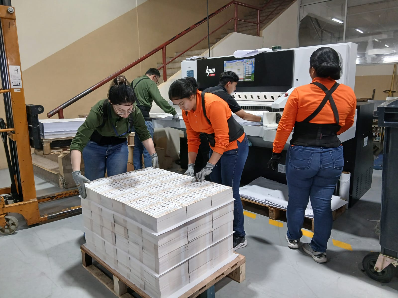 Arranca la distribución de las papeletas electorales