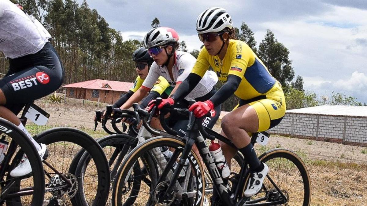 Miryam Núñez se sube al podio de la Vuelta Femenina a Ecuador en un apasionante cierre en Riobamba