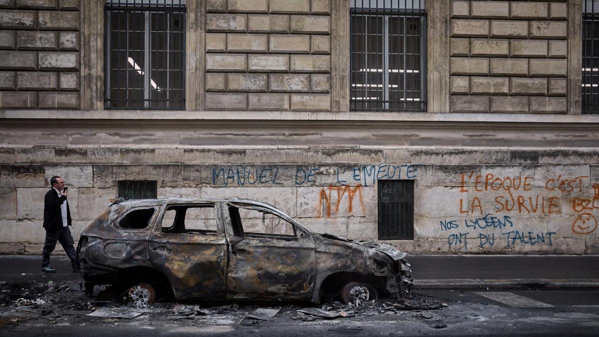 Francia anuncia toques de queda tras ola de violencia, saqueos y más de 2.500 detenidos